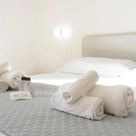 New La Caletta, Comfort And Veranda With Sea View *